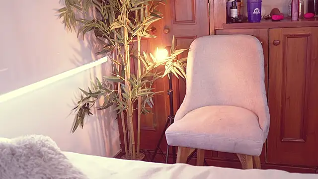 Snapshot of Lucy_fit chatting on 18, 10, 2025 Lucy fit online show from 18, 10, 2025