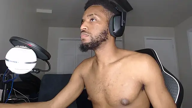 Snapshot of ChrisVacher chatting on 23, 12, 2025 ChrisVacher online show from 23, 12, 2025