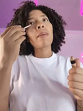 Snapshot of DannaBerry chatting on 20, 12, 2025 DannaBerry online show from 20, 12, 2025