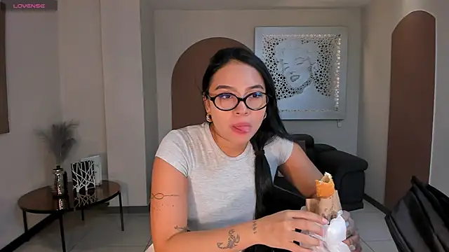 Snapshot of MollyJones_ chatting on 31, 7, 2026 MollyJones online show from 31, 7, 2026