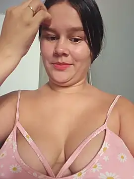 Snapshot of sweet_lucia chatting on 4, 11, 2025 sweet lucia online show from 4, 11, 2025