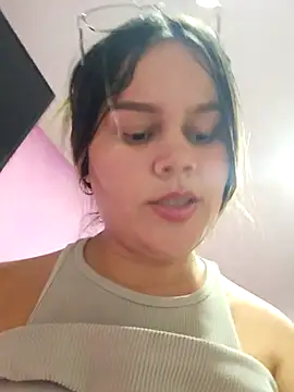 Snapshot of sweet_lucia chatting on 16, 11, 2025 sweet lucia online show from 16, 11, 2025