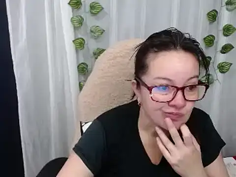 Snapshot of Sonialorens_ chatting on 4, 12, 2024 Sonialorens online show from 4, 12, 2024
