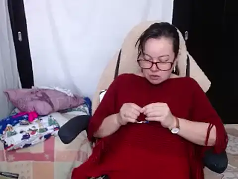 Snapshot of Sonialorens_ chatting on 12, 12, 2024 Sonialorens online show from 12, 12, 2024