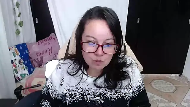 Snapshot of Sonialorens_ chatting on 17, 12, 2024 Sonialorens online show from 17, 12, 2024