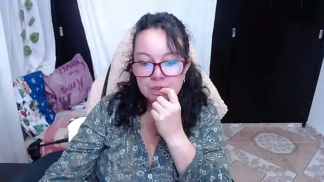 Snapshot of Sonialorens_ chatting on 18, 12, 2024 Sonialorens online show from 18, 12, 2024