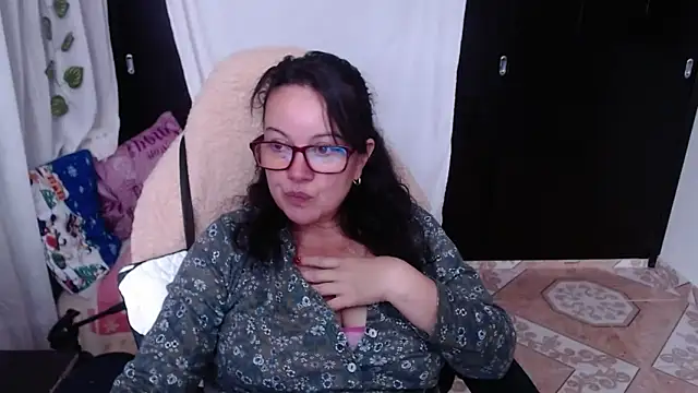 Snapshot of Sonialorens_ chatting on 18, 12, 2024 Sonialorens online show from 18, 12, 2024