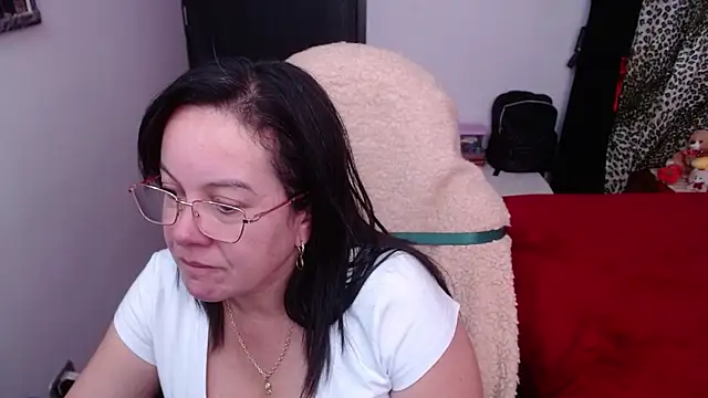 Sonialorens  online show from 10, 11, 2025