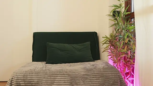 Luna Riva online show from 6, 11, 2025