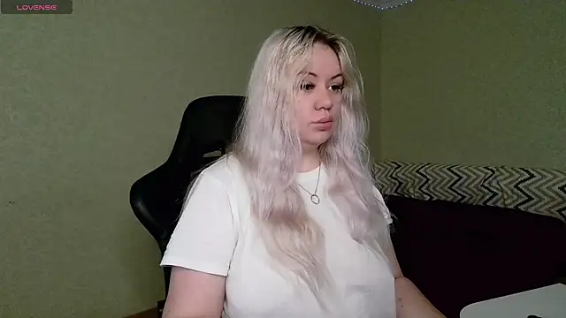 Snapshot of elven_dreams_ chatting on 3, 1, 2025 elven dreams online show from 3, 1, 2025