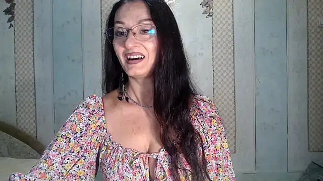 Snapshot of Antralyn chatting on 27, 9, 2025 Antralyn online show from 27, 9, 2025