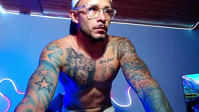 Snapshot of sebastian_horny chatting on 15, 10, 2025 sebastian horny online show from 15, 10, 2025