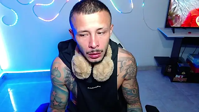 Snapshot of sebastian_horny chatting on 21, 10, 2025 sebastian horny online show from 21, 10, 2025