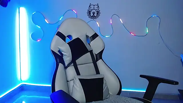 Snapshot of sebastian_horny chatting on 2, 12, 2025 sebastian horny online show from 2, 12, 2025