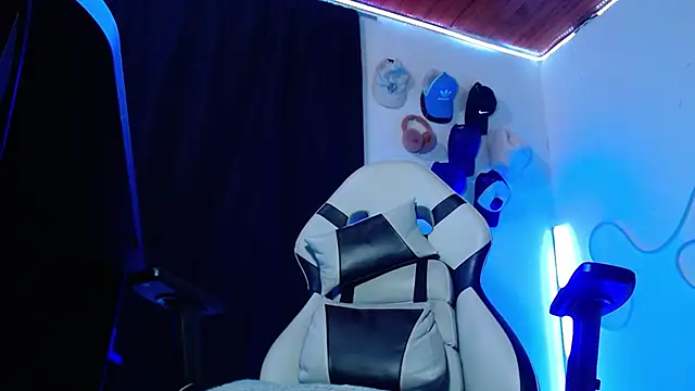 Snapshot of sebastian_horny chatting on 15, 12, 2025 sebastian horny online show from 15, 12, 2025