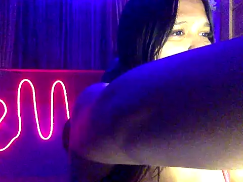 Snapshot of EmpressYna chatting on 7, 11, 2025 EmpressYna online show from 7, 11, 2025