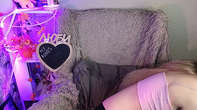 Snapshot of sarakaell chatting on 9, 11, 2025 sarakaell online show from 9, 11, 2025