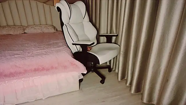 Snapshot of Girl__Funny chatting on 28, 12, 2024 Girl  Funny online show from 28, 12, 2024