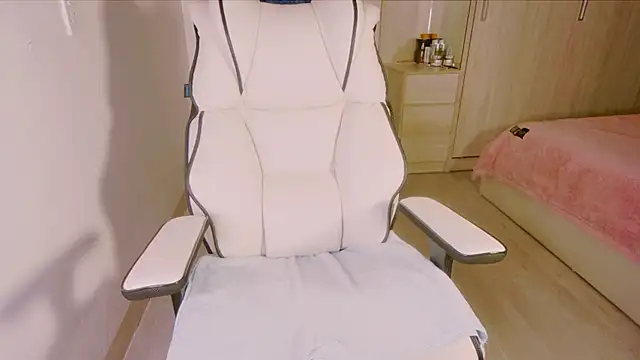 Snapshot of Girl__Funny chatting on 9, 2, 2025 Girl  Funny online show from 9, 2, 2025