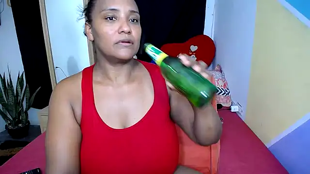 Snapshot of marysol83 chatting on 2, 3, 2025 marysol83 online show from 2, 3, 2025