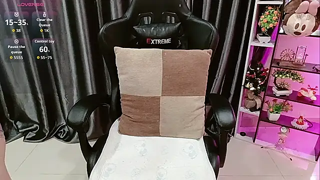 Yuki-yio online show from 25, 11, 2025