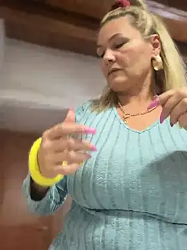 Snapshot of CRHYSTEL chatting on 26, 12, 2024 CRHYSTEL online show from 26, 12, 2024