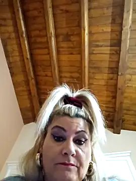 Snapshot of CRHYSTEL chatting on 29, 12, 2024 CRHYSTEL online show from 29, 12, 2024
