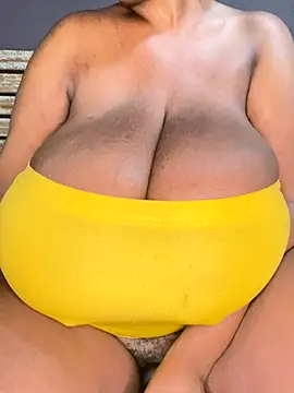 Snapshot of MissFancyXXL chatting on 18, 11, 2025 MissFancyXXL online show from 18, 11, 2025