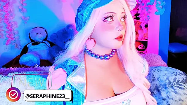 Snapshot of seraphine23 chatting on 21, 11, 2025 seraphine23 online show from 21, 11, 2025