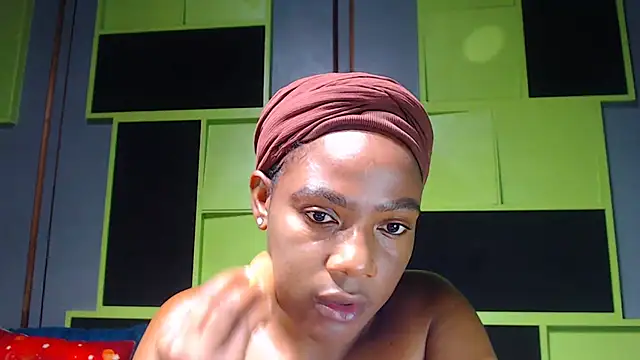 SexyAssDivaxxx online show from 28, 2, 2025