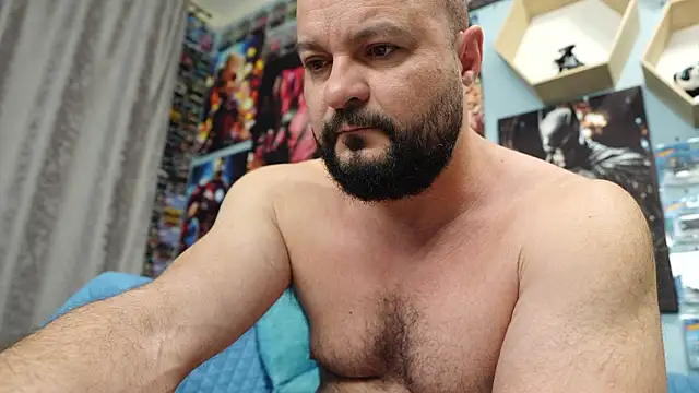 Snapshot of Muscle_Bear chatting on 13, 11, 2025 Muscle Bear online show from 13, 11, 2025