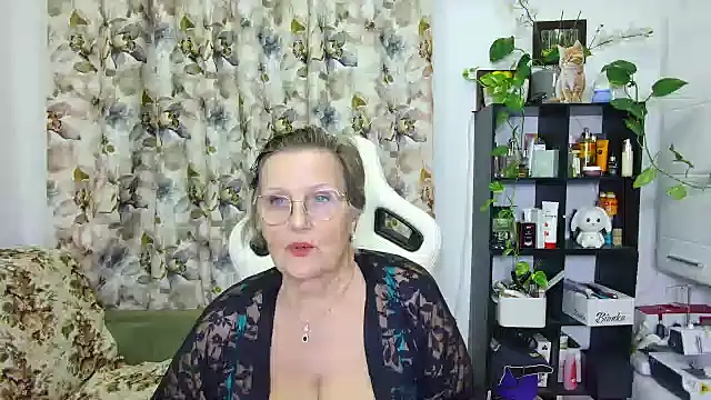 Selenna57 online show from 6, 1, 2025