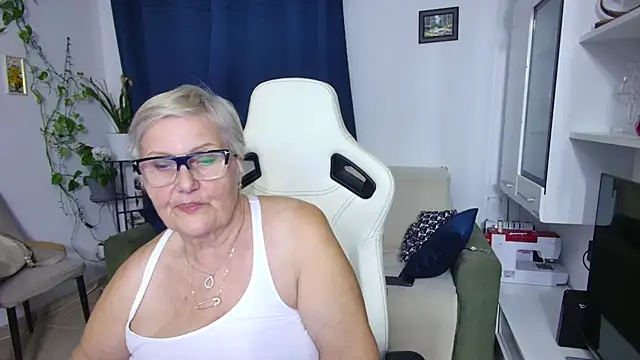 Selenna57 online show from 20, 4, 2026