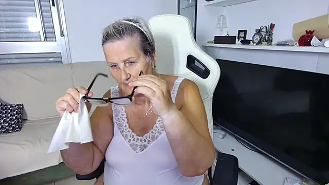 Snapshot of Selenna57 chatting on 24, 6, 2026 Selenna57 online show from 24, 6, 2026