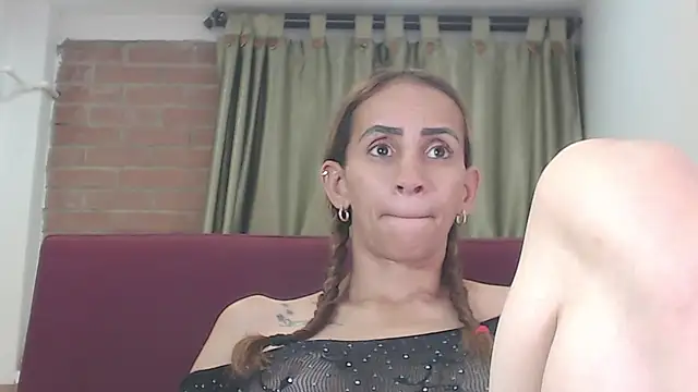 Snapshot of Amber_Moore chatting on 22, 7, 2026 Amber Moore online show from 22, 7, 2026