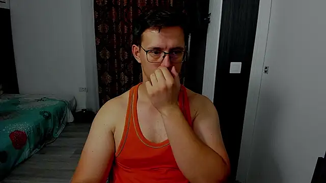 Snapshot of sexxymuscles4u chatting on 13, 9, 2025 sexxymuscles4u online show from 13, 9, 2025