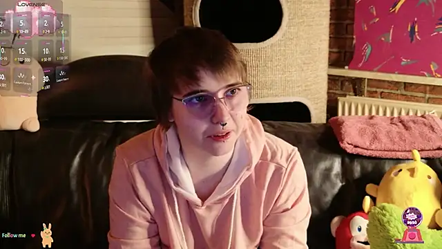 Snapshot of GamerGirl_Eve chatting on 25, 10, 2025 GamerGirl Eve online show from 25, 10, 2025