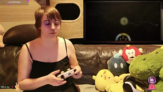 Snapshot of GamerGirl_Eve chatting on 2, 11, 2025 GamerGirl Eve online show from 2, 11, 2025