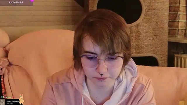 Snapshot of GamerGirl_Eve chatting on 26, 11, 2025 GamerGirl Eve online show from 26, 11, 2025