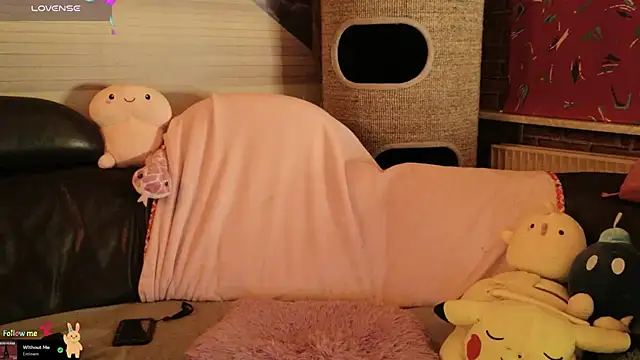 Snapshot of GamerGirl_Eve chatting on 5, 12, 2025 GamerGirl Eve online show from 5, 12, 2025