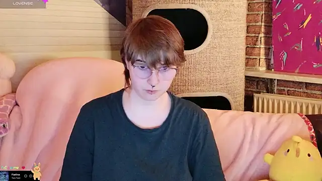 Snapshot of GamerGirl_Eve chatting on 16, 12, 2025 GamerGirl Eve online show from 16, 12, 2025