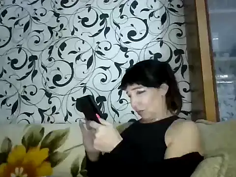 Snapshot of JeaneDavis chatting on 11, 11, 2025 JeaneDavis online show from 11, 11, 2025