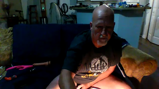 Snapshot of Yankeedave420 chatting on 8, 1, 2025 Yankeedave420 online show from 8, 1, 2025