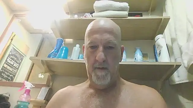 Snapshot of Yankeedave420 chatting on 21, 11, 2025 Yankeedave420 online show from 21, 11, 2025