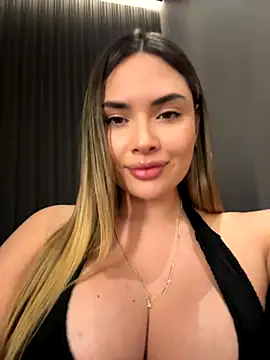 Snapshot of AnaCarrera chatting on 9, 11, 2025 AnaCarrera online show from 9, 11, 2025