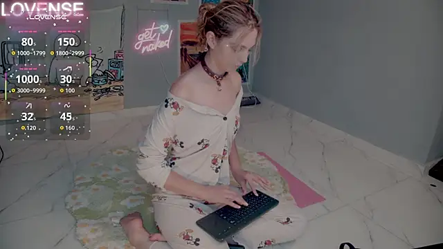 Snapshot of Careful_i_bite chatting on 10, 9, 2025 Careful i bite online show from 10, 9, 2025