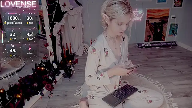 Snapshot of Careful_i_bite chatting on 13, 11, 2025 Careful i bite online show from 13, 11, 2025