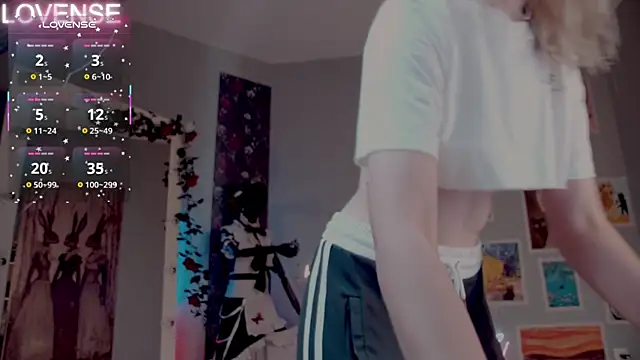 Snapshot of Careful_i_bite chatting on 19, 11, 2025 Careful i bite online show from 19, 11, 2025