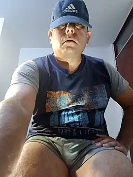 chicoguapo8 online show from 11, 11, 2025