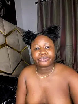 Snapshot of catty3232 chatting on 5, 11, 2025 catty3232 online show from 5, 11, 2025